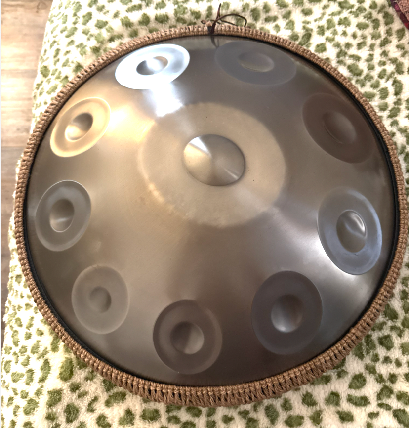 Photo d’un handpan transmise avec les avis, vue 4