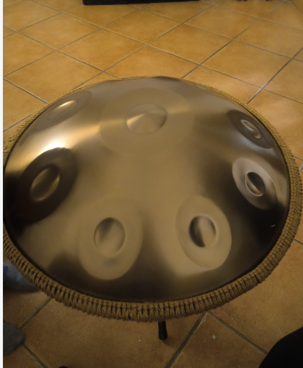 Photo d’un handpan transmise avec les avis, vue 5